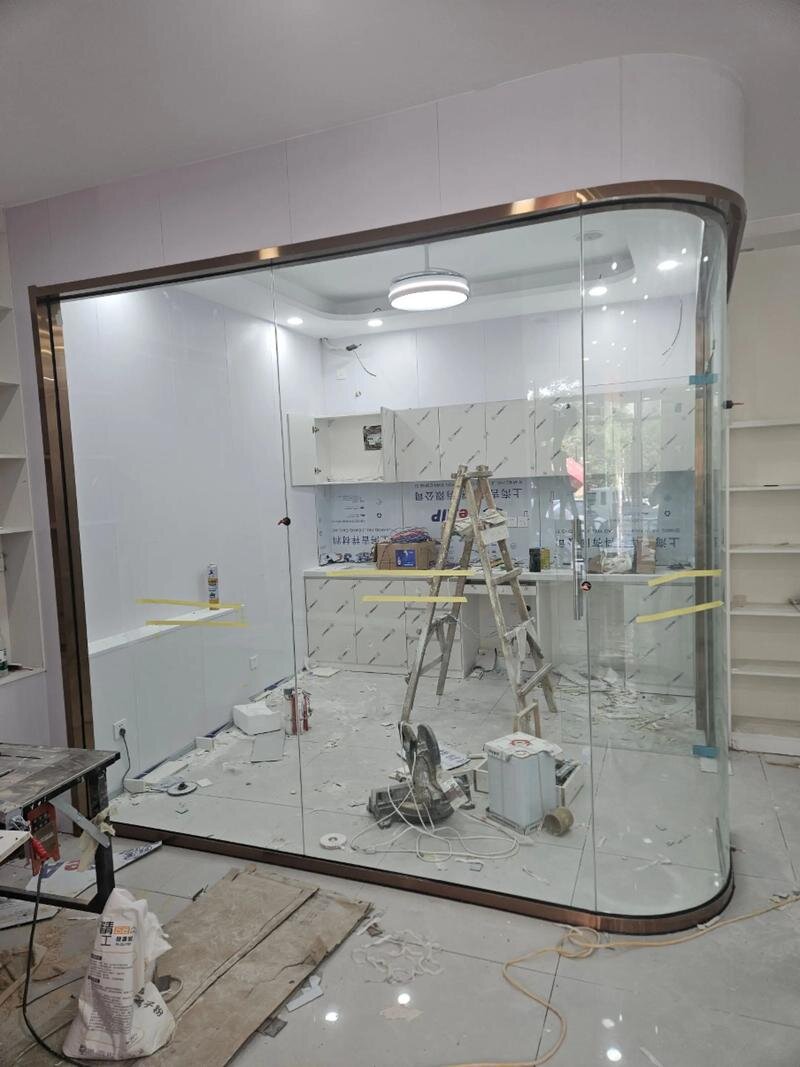 丽水市钢化玻璃异形展柜玻璃 - 厂家